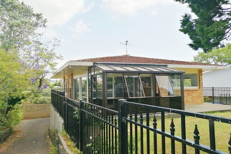 Photo of property in 33 Coronation Road, Hillcrest, Auckland, 0627