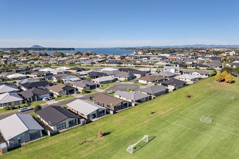 Photo of property in 22 Richardson Road, Omokoroa, 3114