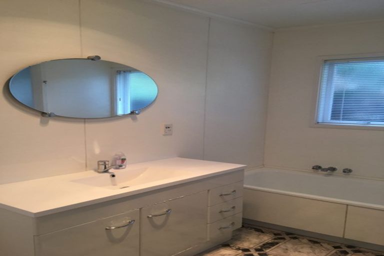 Photo of property in 11 Hanover Place, Ilam, Christchurch, 8041