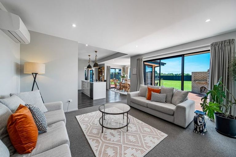 Photo of property in 70 Kingsdowne Drive, West Melton, 7618