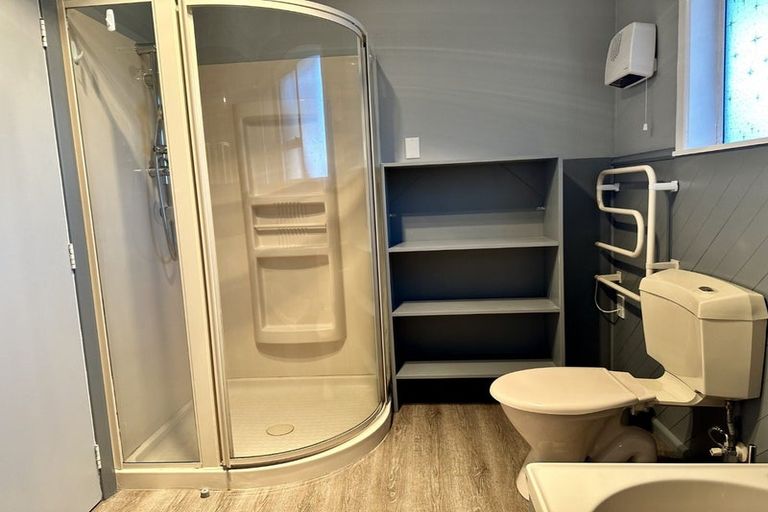 Photo of property in 2 Newcastle Street, Hokowhitu, Palmerston North, 4410