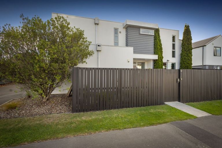 Photo of property in 547 Barbadoes Street, Edgeware, Christchurch, 8013