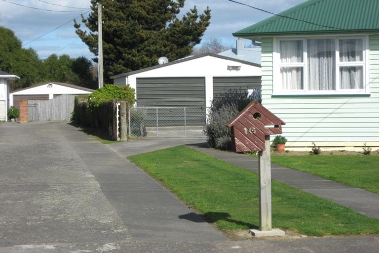 Photo of property in 16 Ward Street, Bulls, 4818