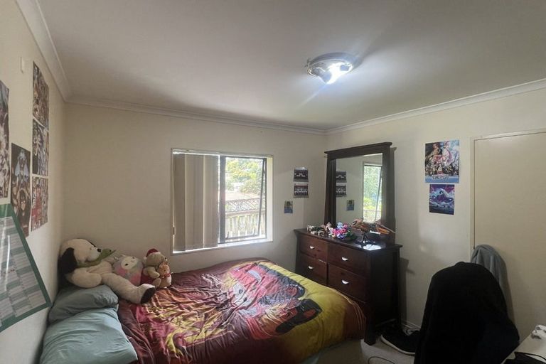 Photo of property in 2 Burton's Drive, Swanson, Auckland, 0614