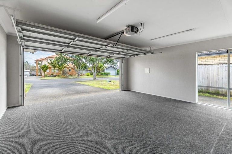 Photo of property in 9 Stranraer Crescent, Wattle Downs, Auckland, 2103