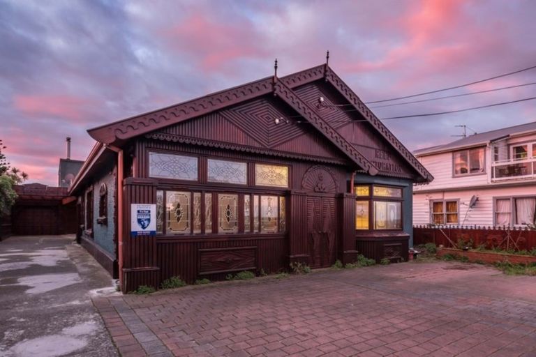 Photo of property in 28 Reef Street, Island Bay, Wellington, 6023