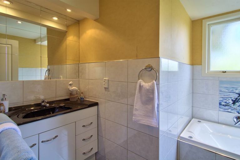 Photo of property in 97 Shaw Road, Oratia, Auckland, 0604