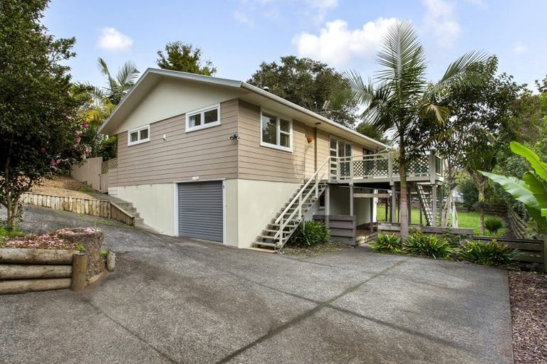 Photo of property in 9 The Grove, Titirangi, Auckland, 0604