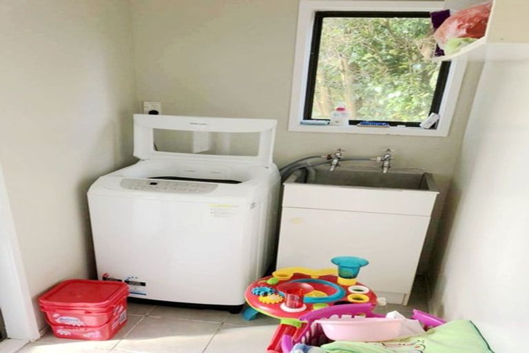 Photo of property in 2/92 Manuka Road, Glenfield, Auckland, 0629