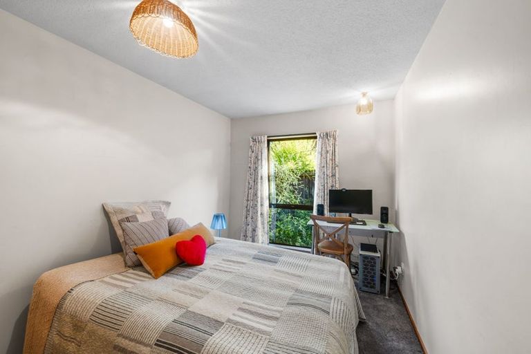 Photo of property in 2/6 Cricklewood Place, Avonhead, Christchurch, 8042