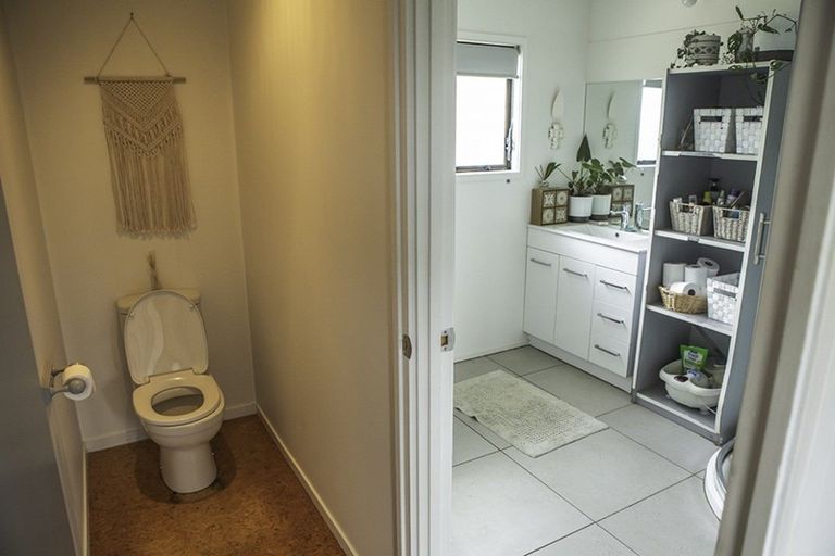 Photo of property in 37 Cable Bay Block Road, Cable Bay, 0420