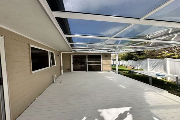 Photo of property in 41a Lynwood Road, New Lynn, Auckland, 0600