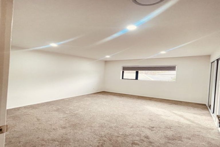 Photo of property in 4/2 Smiths Avenue, Papakura, 2110