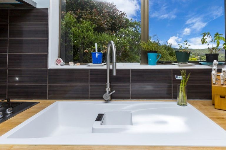 Photo of property in 11 Roband Crescent, Brown Owl, Upper Hutt, 5018