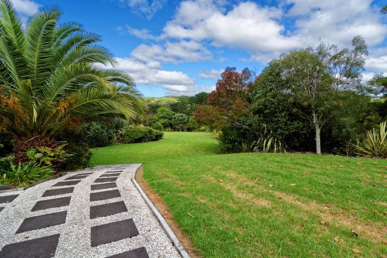 Photo of property in 97 Shaw Road, Oratia, Auckland, 0604