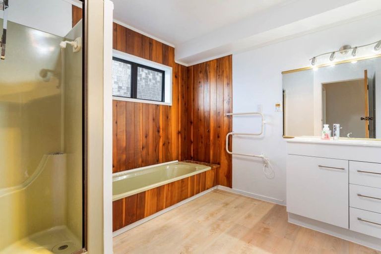 Photo of property in 17 Pinehurst Place, Wattle Downs, Auckland, 2103