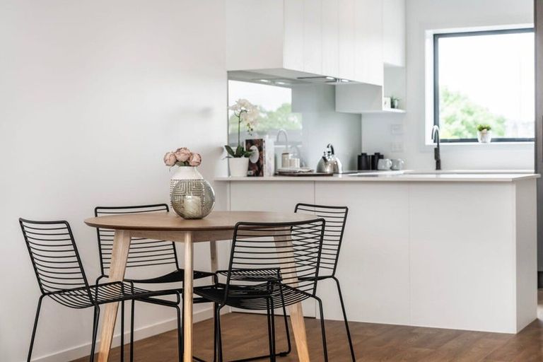 Photo of property in 1 Erina Road, Wiri, 2104