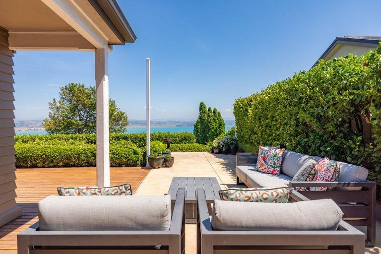 Photo of property in 135 Thompson Road, Bluff Hill, Napier, 4110