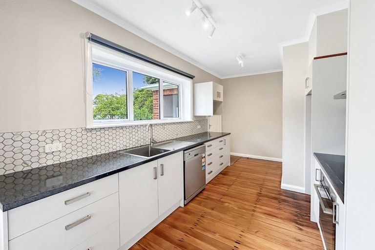 Photo of property in 9 Park Road, West End, Palmerston North, 4412