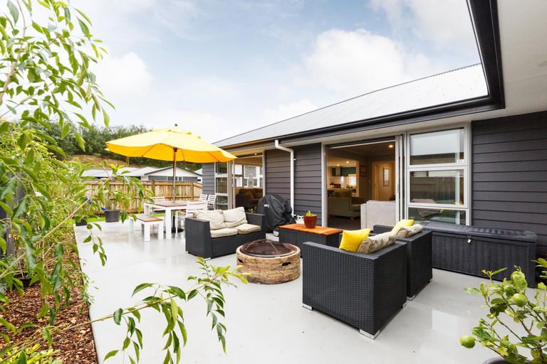 Photo of property in 14 Freedom Drive, Kelvin Grove, Palmerston North, 4414