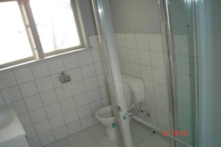 Photo of property in 1/104 Exmouth Road, Northcote, Auckland, 0627