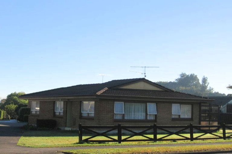 Photo of property in 1/46 Clevedon Road, Papakura, 2110