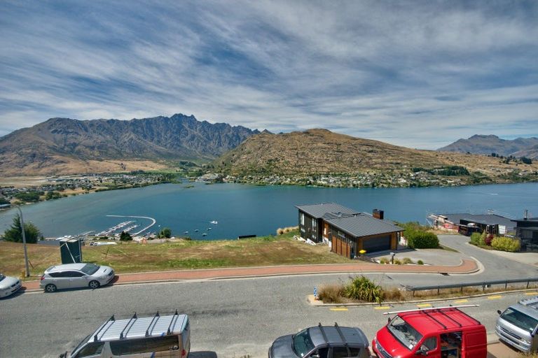 Photo of property in 8 Florence Close, Queenstown Hill, Queenstown, 9300