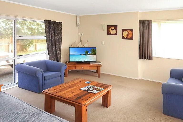Photo of property in 9 Koputara Road, Himatangi Beach, Foxton, 4891