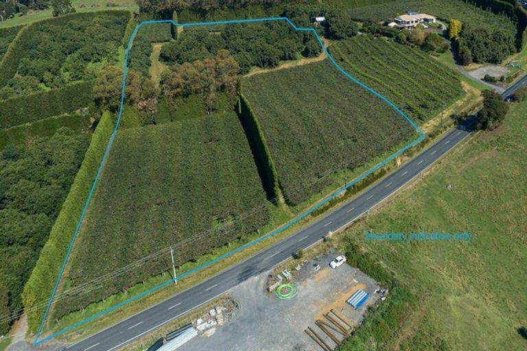 Photo of property in 56 Kauri Point Road, Laingholm, Auckland, 0604