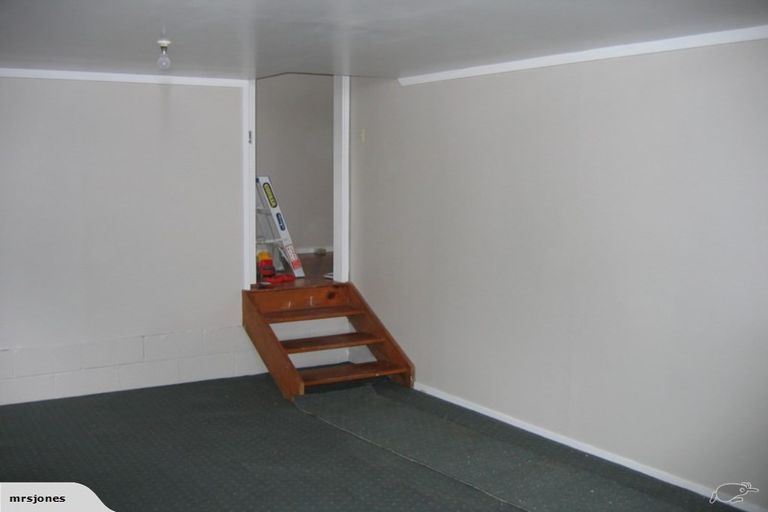 Photo of property in 65 Raleigh Road, Northcote, Auckland, 0627