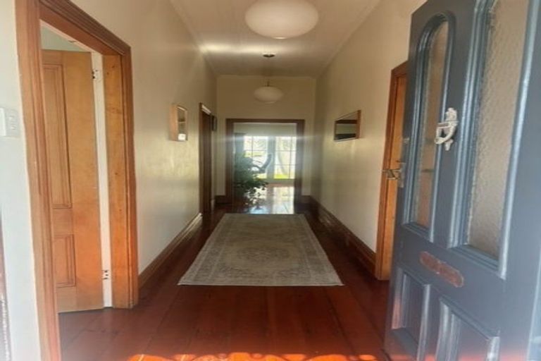 Photo of property in 1/9 Rutland Road, Stanley Point, Auckland, 0624