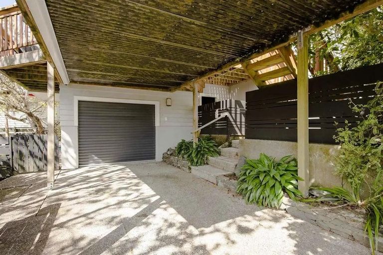 Photo of property in 38 Hathaway Avenue, Karori, Wellington, 6012