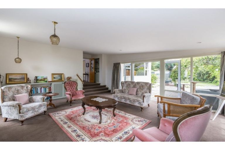 Photo of property in 20 Derrett Place, Saint Martins, Christchurch, 8022