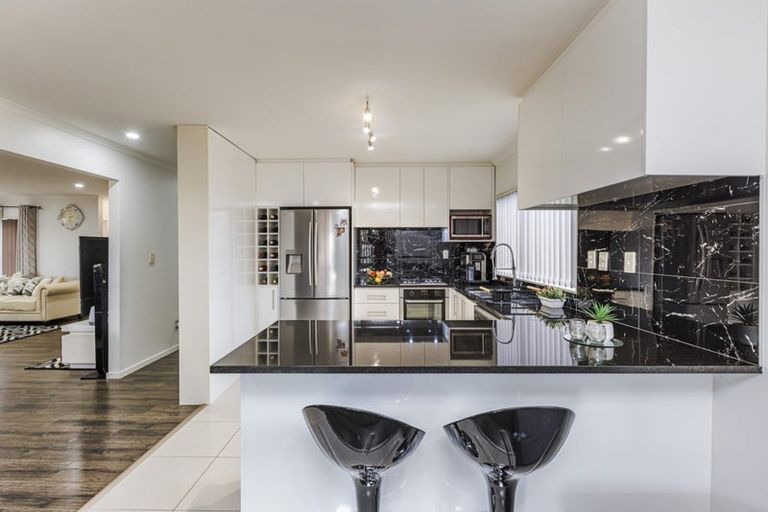 Photo of property in 5 Staten Place, Mangere, Auckland, 2022