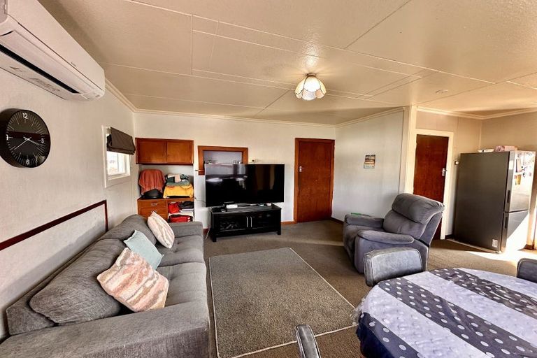 Photo of property in 34 Eglinton Street, Winton, 9720