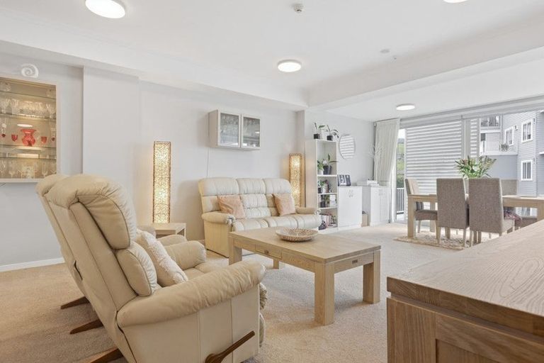 Photo of property in 107 Panorama Heights, Orewa, 0931