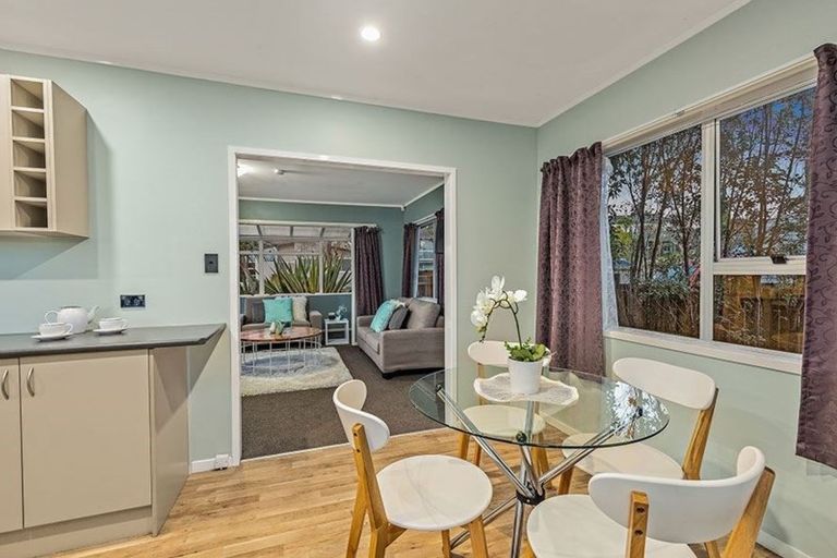 Photo of property in 3 Seabar Place, Glen Eden, Auckland, 0602