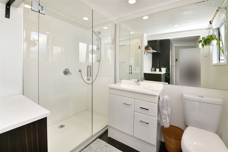 Photo of property in 19b Tiri Road, Manly, Whangaparaoa, 0930