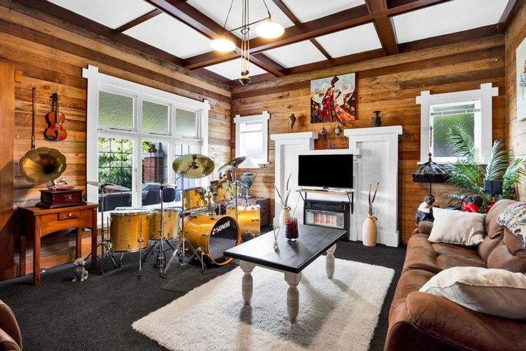 Photo of property in 13 Albion Street, Hawera, 4610