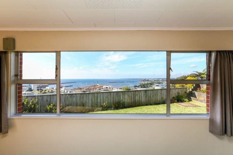 Photo of property in 31/1 Findlay Street, Moturoa, New Plymouth, 4310