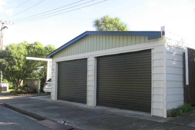 Photo of property in 10 Rakeiora Grove, Korokoro, Lower Hutt, 5012