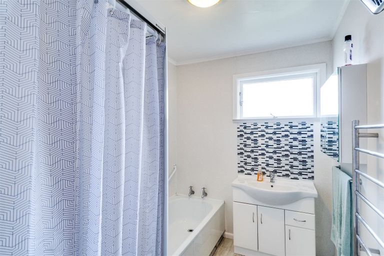 Photo of property in 57 Oldham Avenue, Onekawa, Napier, 4110