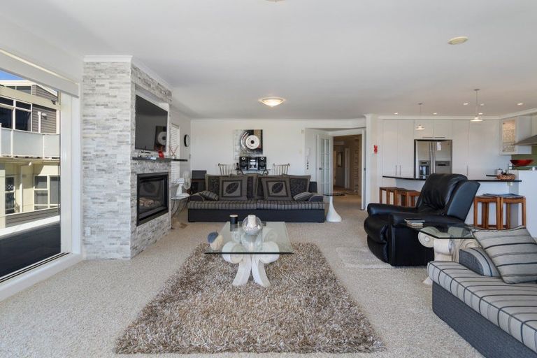 Photo of property in 3/45 Marine Parade, Mount Maunganui, 3116