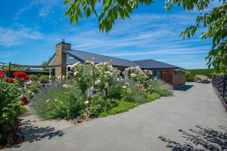 Photo of property in 7 Huntly Road, Outram, 9019