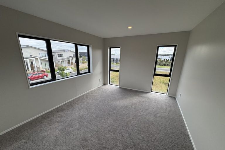 Photo of property in 9 Kapeta Lane, Karaka, 2113