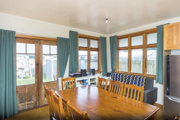 Photo of property in 10 Stewart Crescent, Hokowhitu, Palmerston North, 4410