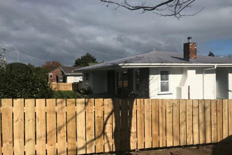 Photo of property in 8 Ohaupo Road, Hamilton Lake, Hamilton, 3204