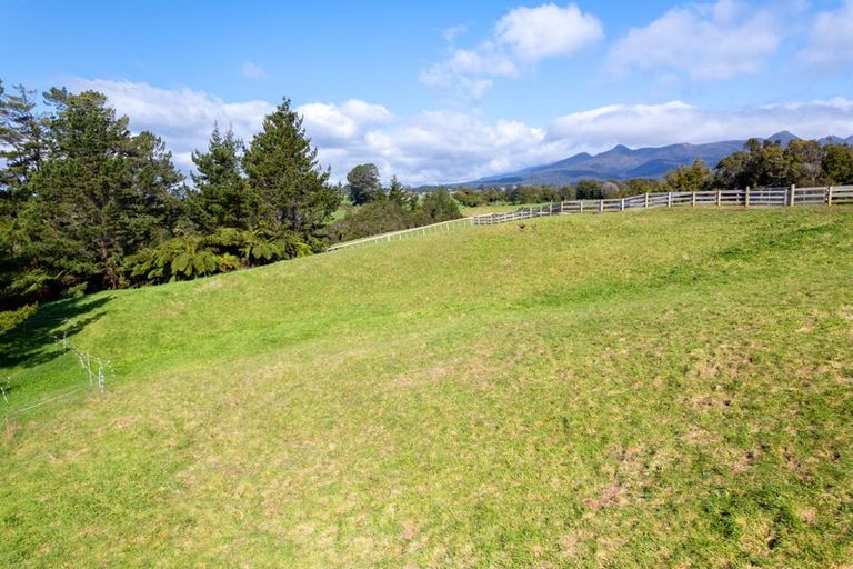 Photo of property in 1375 Carrington Road, Hurworth, New Plymouth, 4371