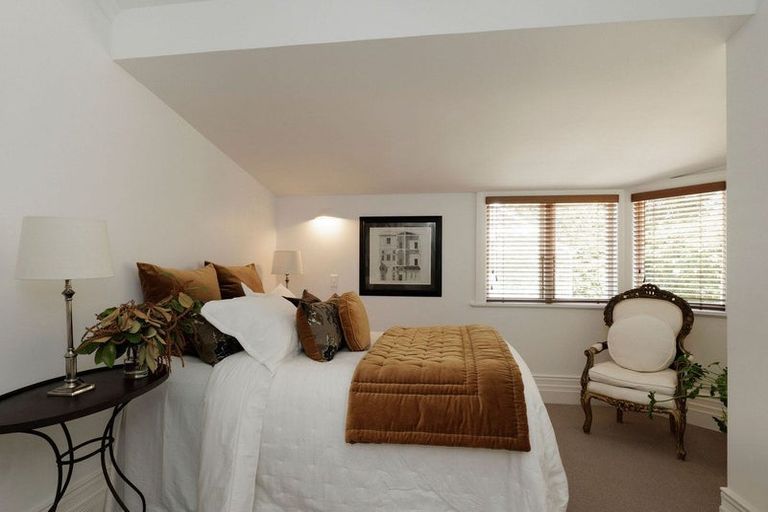 Photo of property in 165 Karori Road, Karori, Wellington, 6012