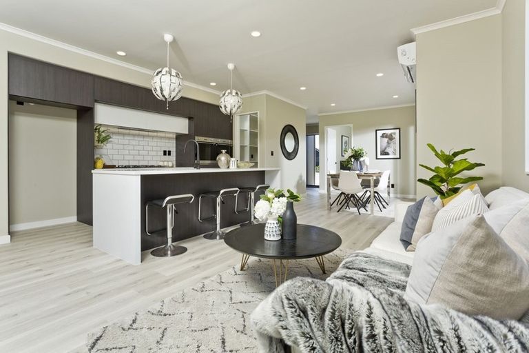 Photo of property in 41 Vinistra Road, Kumeu, 0810